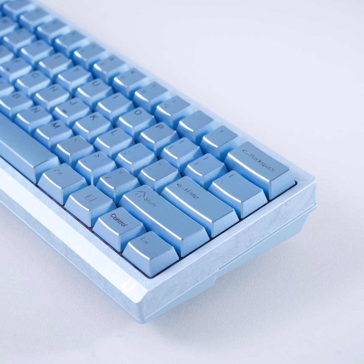 UR Studio M1X Feather Case