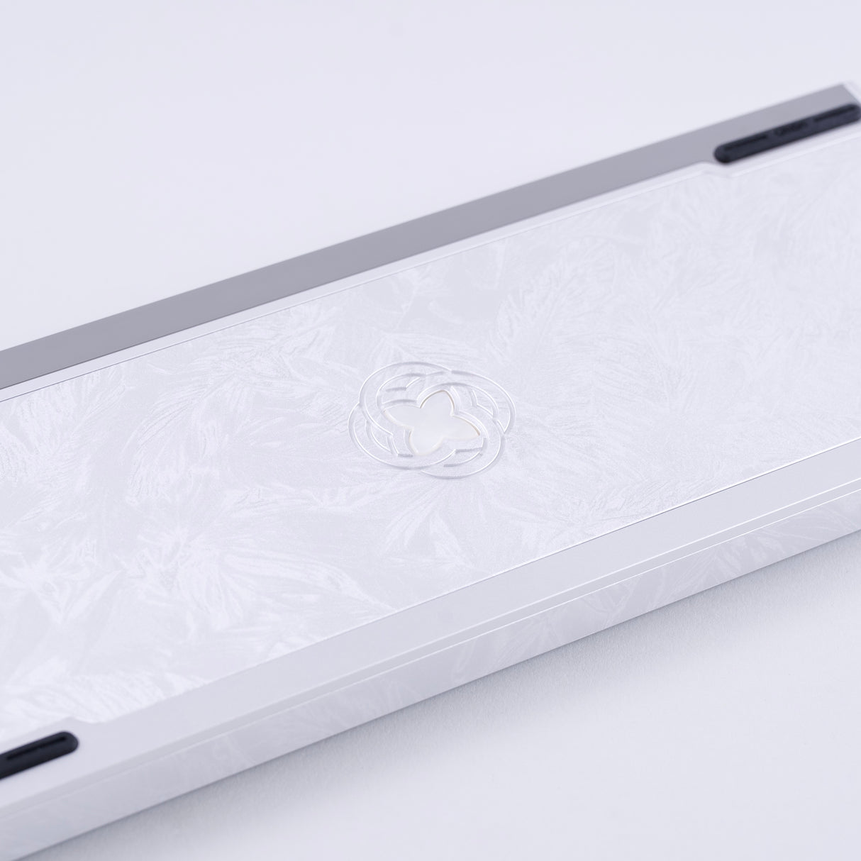 UR Studio M1X Feather Case