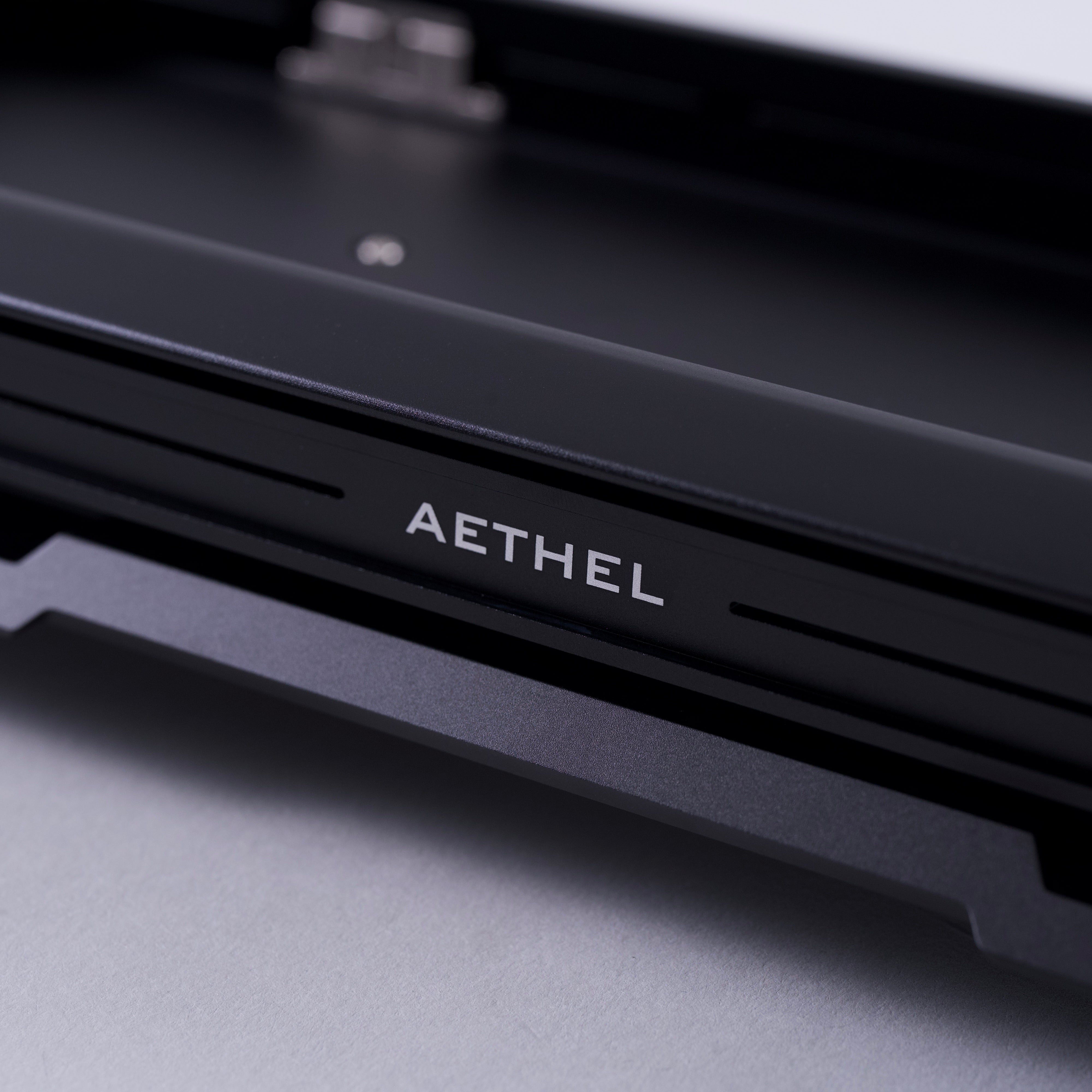 Haptic Studio AETHEL60 – HYPESHOP