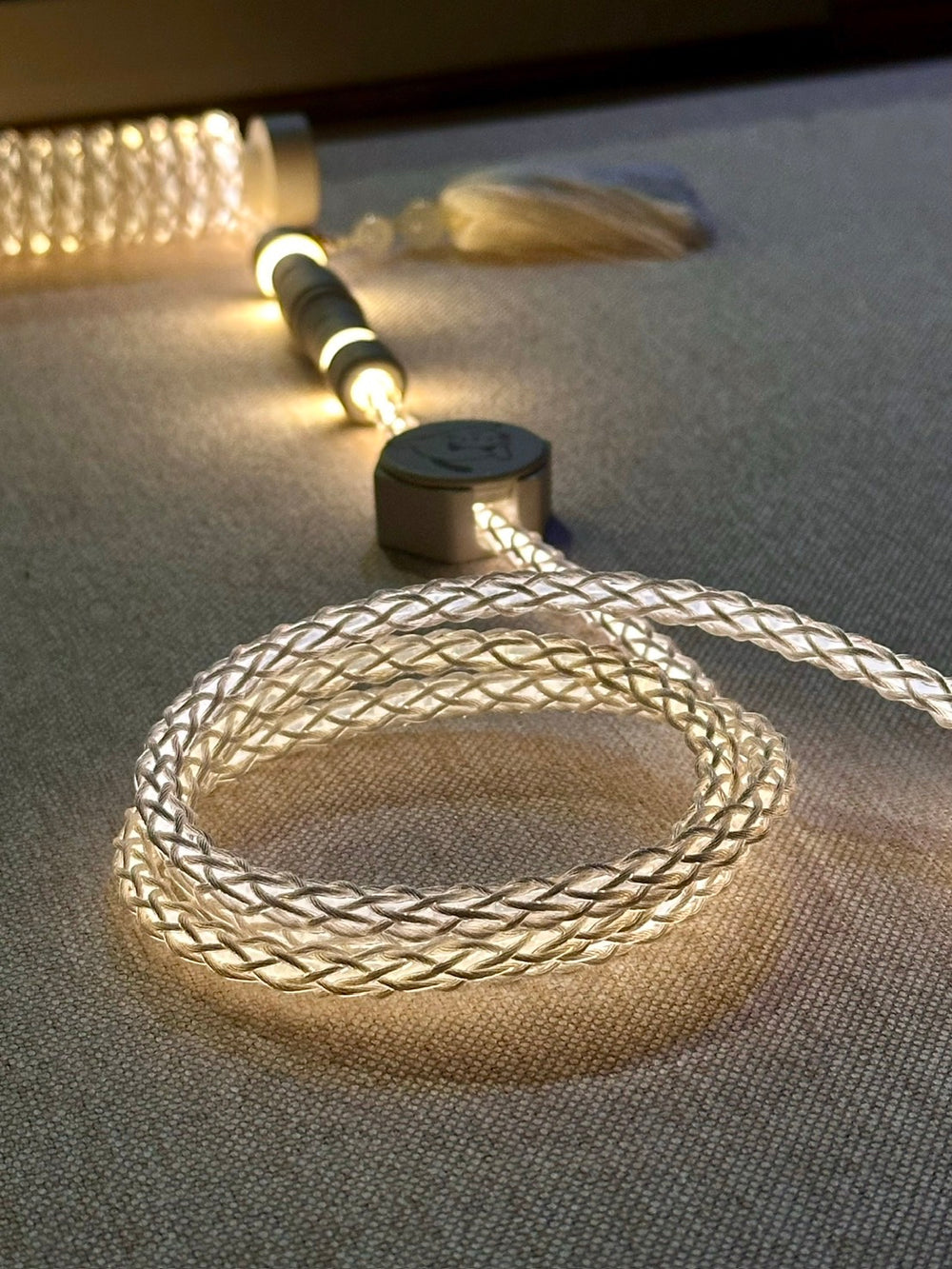 UNKNOWN ERROR Keyboards Coiled Cable D17 warm white