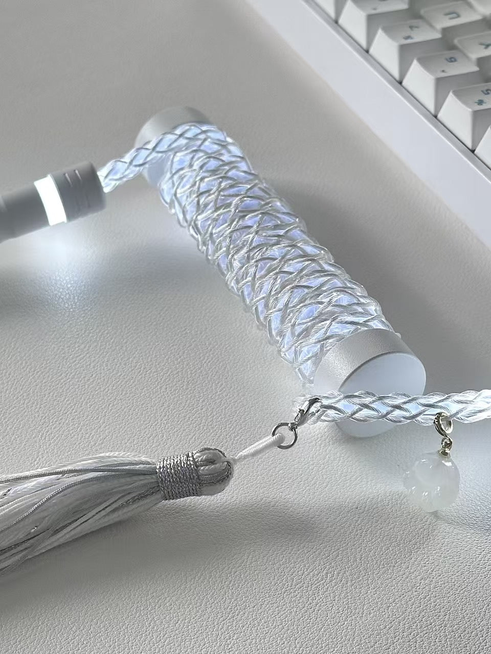 UNKNOWN ERROR Keyboards Coiled Cable D20 cool white