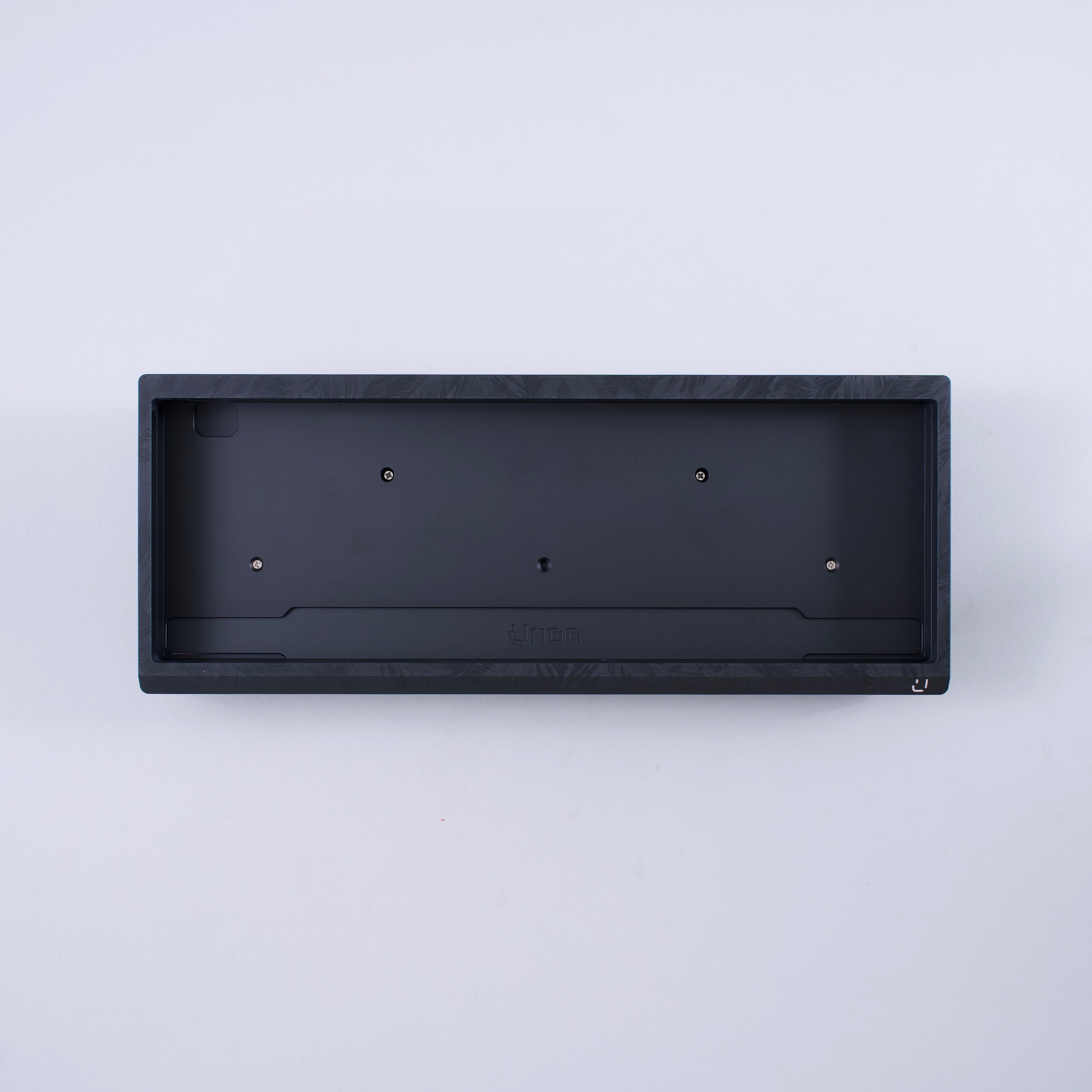 UR Studio M1X Feather Case – HYPESHOP