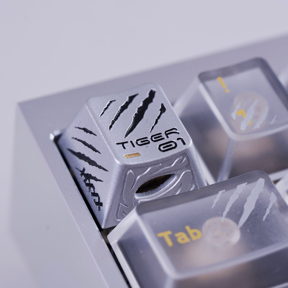 XVX Holy Beasts White Tiger Keycap